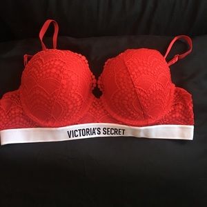 Victoria’s Secret red bra size 36B